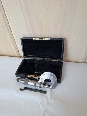 Vintage L.S. Starrett Hi-Precision Micrometer  No. 232 USA Machinist Tools